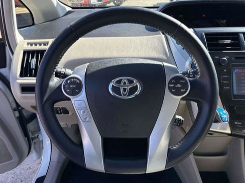 Used 2014 Toyota Prius V Five image 28