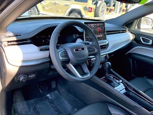 Certified 2025 Jeep Compass Limited w/ Elite Group image 16