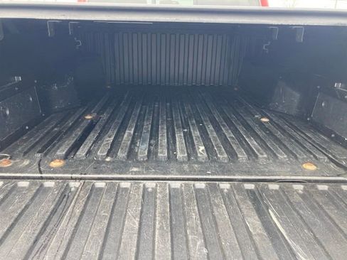 Used 2016 Toyota Tacoma SR5 w/ SR5 Appearance Package (SN) image 8