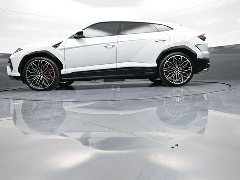 Used 2025 Lamborghini Urus SE AWD/4WD image 38