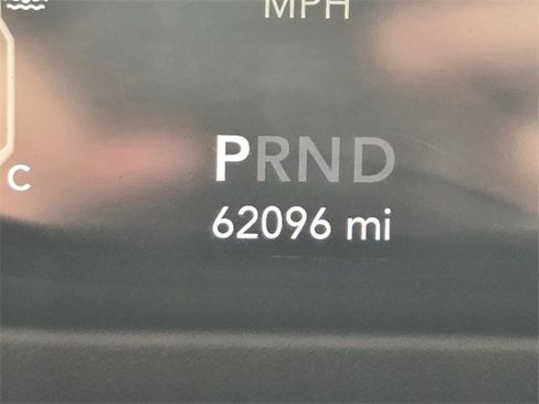 Used 2018 Jeep Wrangler Unlimited Sahara image 32