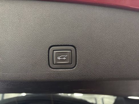 Used 2024 Cadillac XT6 Sport w/ LPO, Floor Liner Package AWD/4WD image 15