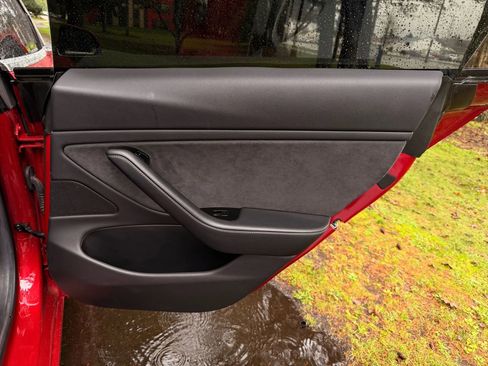 Used 2018 Tesla Model 3 Mid Range image 39