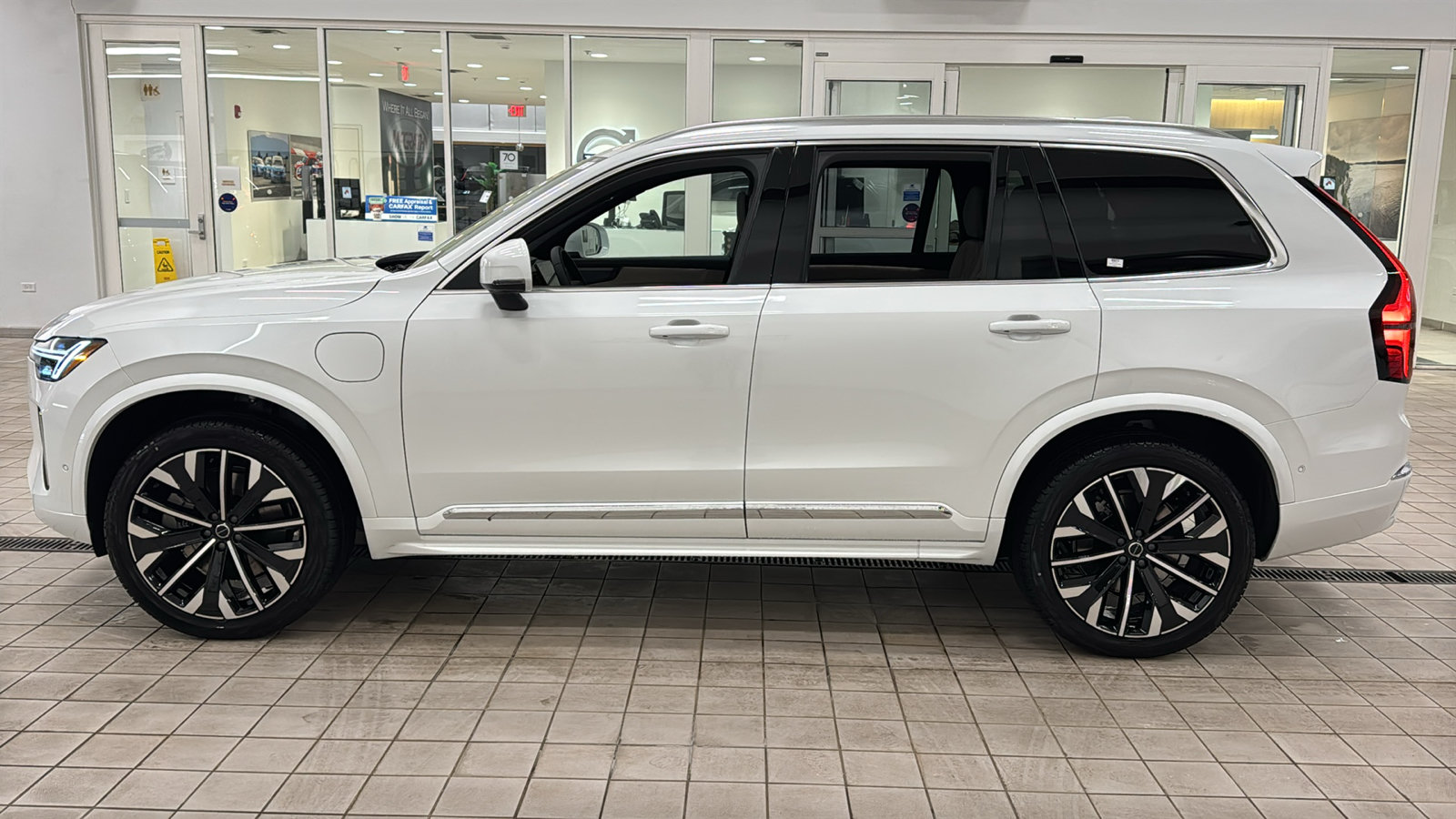 New 2026 Volvo XC90 T8 Plus w/ Protection Package Premier AWD/4WD image 8