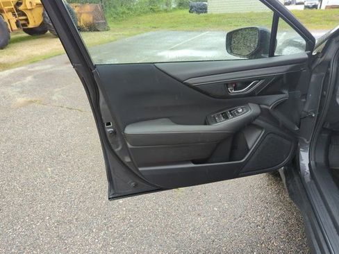 Used 2025 Subaru Outback Premium image 14