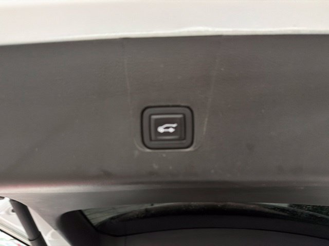 Certified 2023 Chevrolet Traverse Premier w/ LPO, Floor Liner Package AWD/4WD image 27