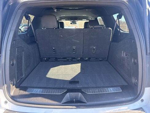 Used 2023 Chevrolet Suburban Premier image 30