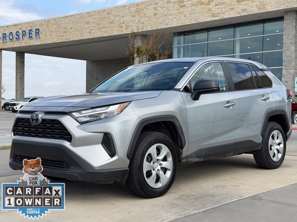 Used 2025 Toyota RAV4 LE AWD/4WD image 6