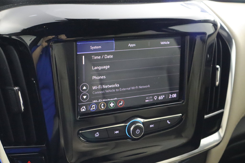 Used 2023 Chevrolet Traverse LS FWD image 30