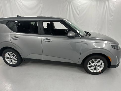 New 2025 Kia Soul LX image 2