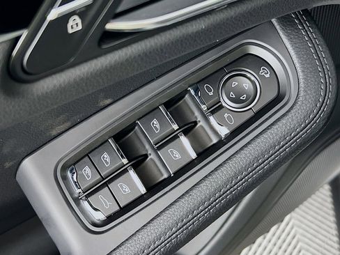 New 2026 Porsche Macan image 20