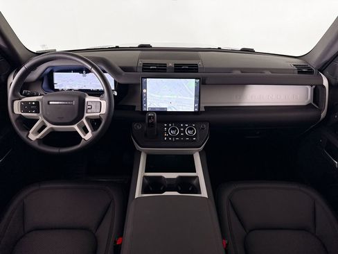 Used 2025 Land Rover Defender 130 S image 9