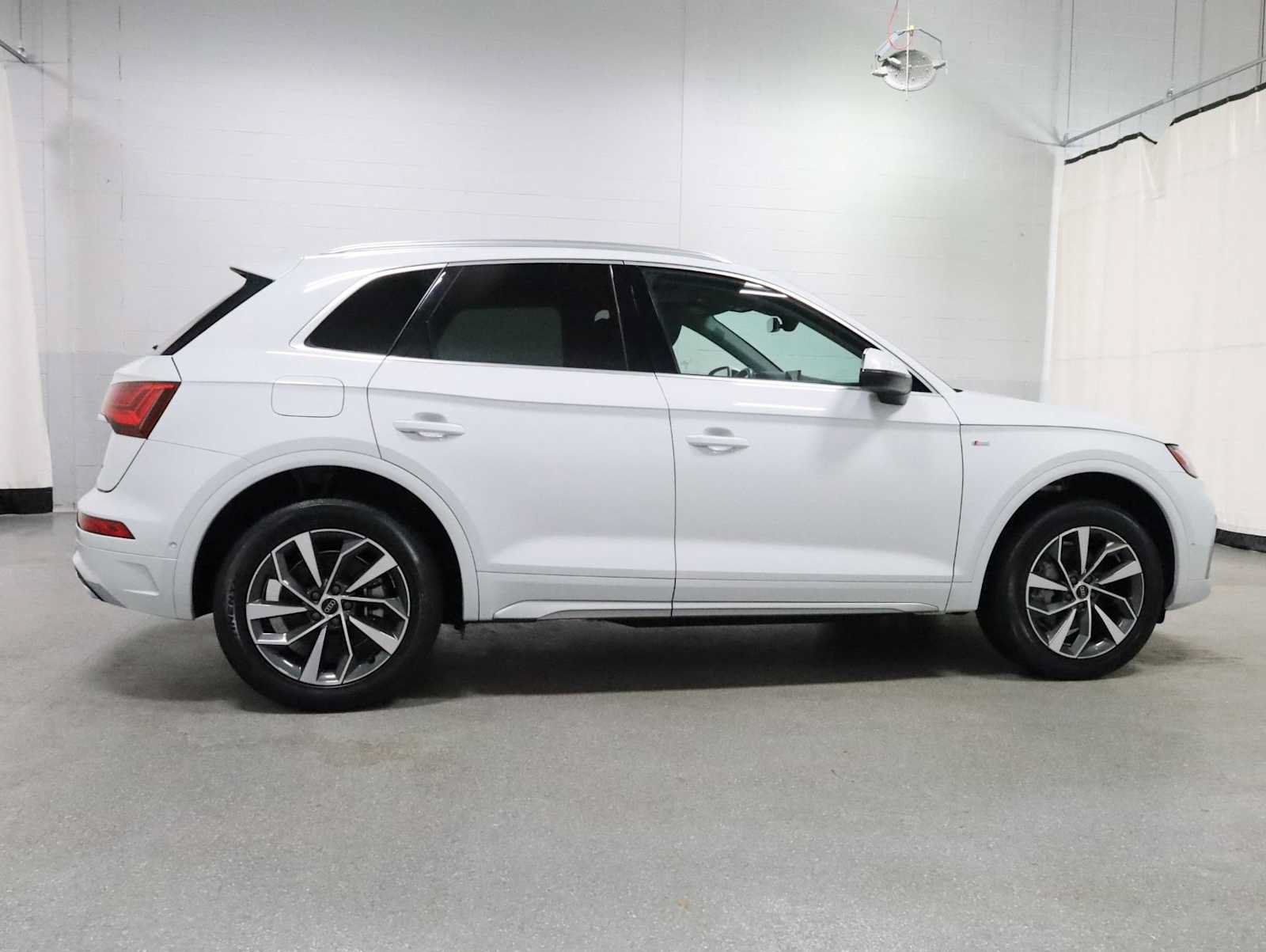 Used 2023 Audi Q5 2.0T Prestige w/ Prestige Package AWD/4WD image 10