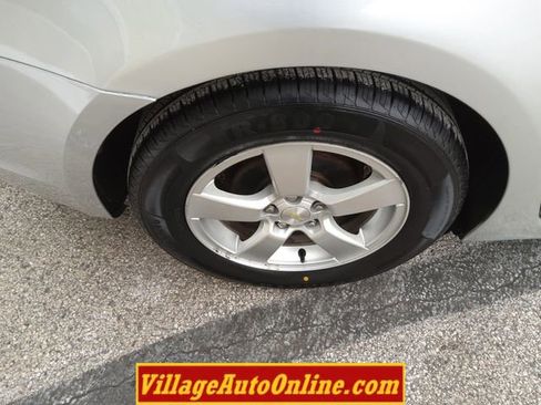 Used 2016 Chevrolet Cruze LT image 14