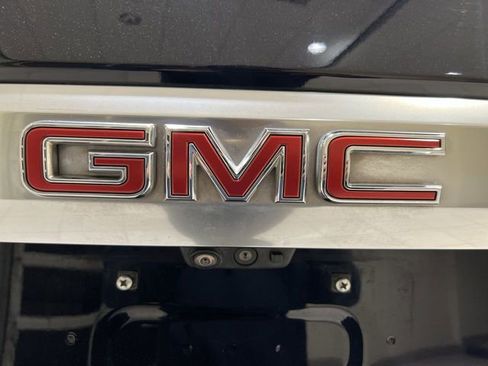 Used 2021 GMC Yukon Denali w/ Denali Premium Package AWD/4WD image 30