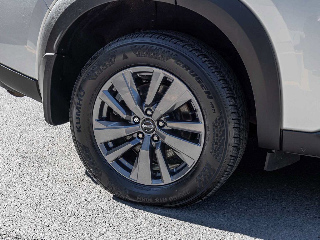Used 2023 Nissan Pathfinder SV AWD/4WD image 10