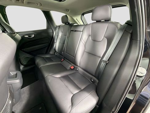 Certified 2025 Volvo XC60 B5 Core AWD/4WD image 24