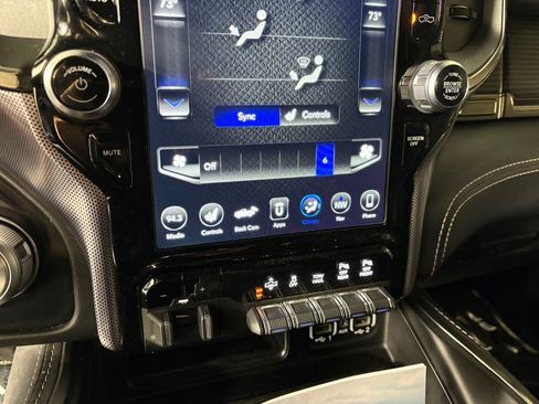 Used 2020 RAM 1500 Limited w/ Black Appearance Package AWD/4WD image 19