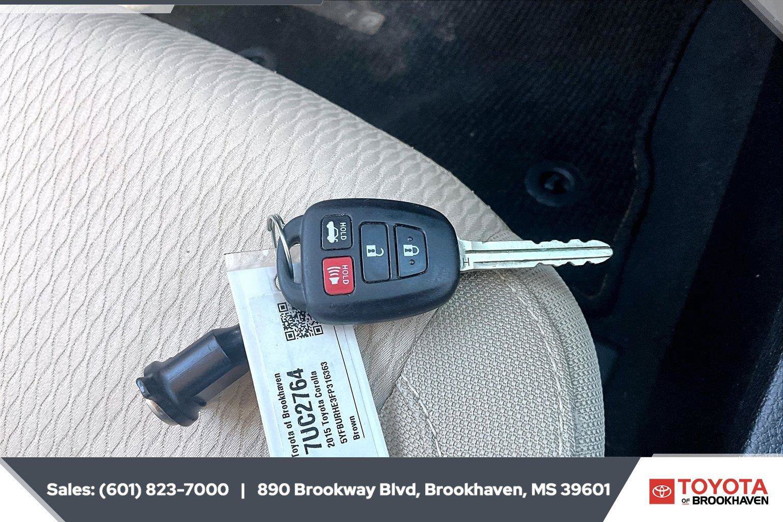 Used 2015 Toyota Corolla FWD image 9
