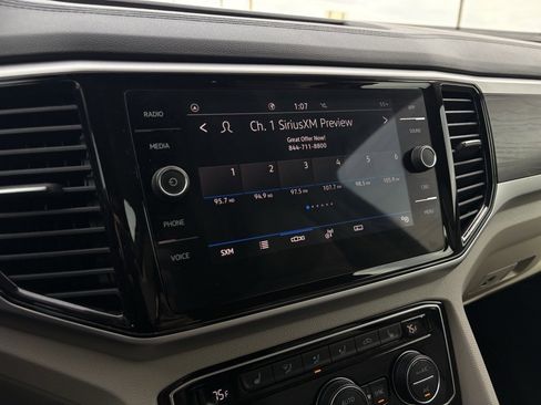 Used 2023 Volkswagen Atlas SE image 17