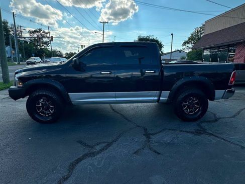 Used 2014 RAM 1500 Laramie w/ Convenience Group AWD/4WD image 2