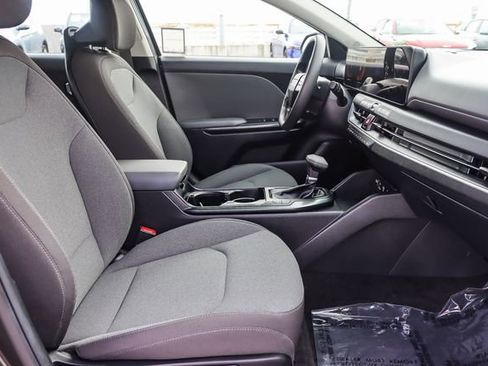 Used 2025 Kia K4 LXS image 18