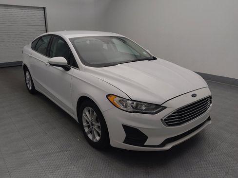 Used 2020 Ford Fusion SE FWD image 13