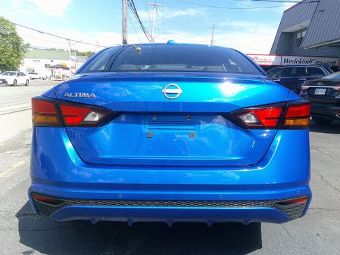 Used 2025 Nissan Altima 2.5 SV FWD image 4
