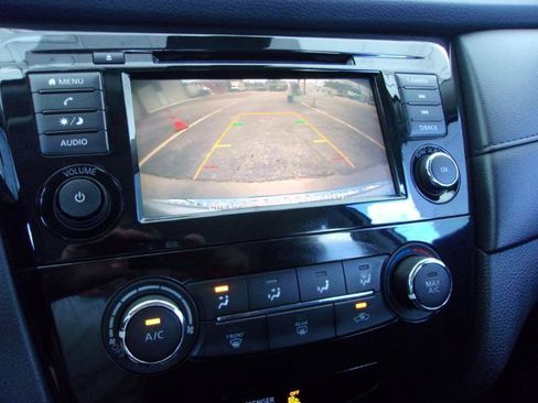 Used 2019 Nissan Rogue S w/ Special Edition Package FWD image 30
