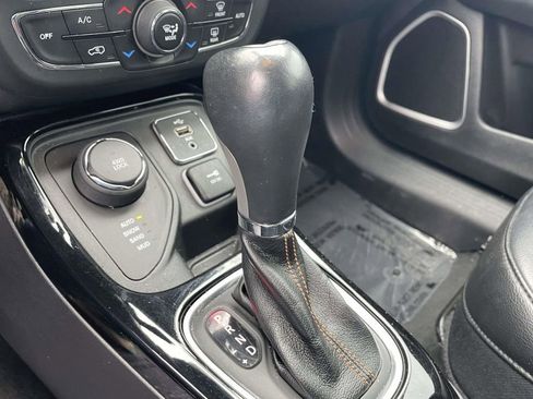 Used 2018 Jeep Compass Limited image 37