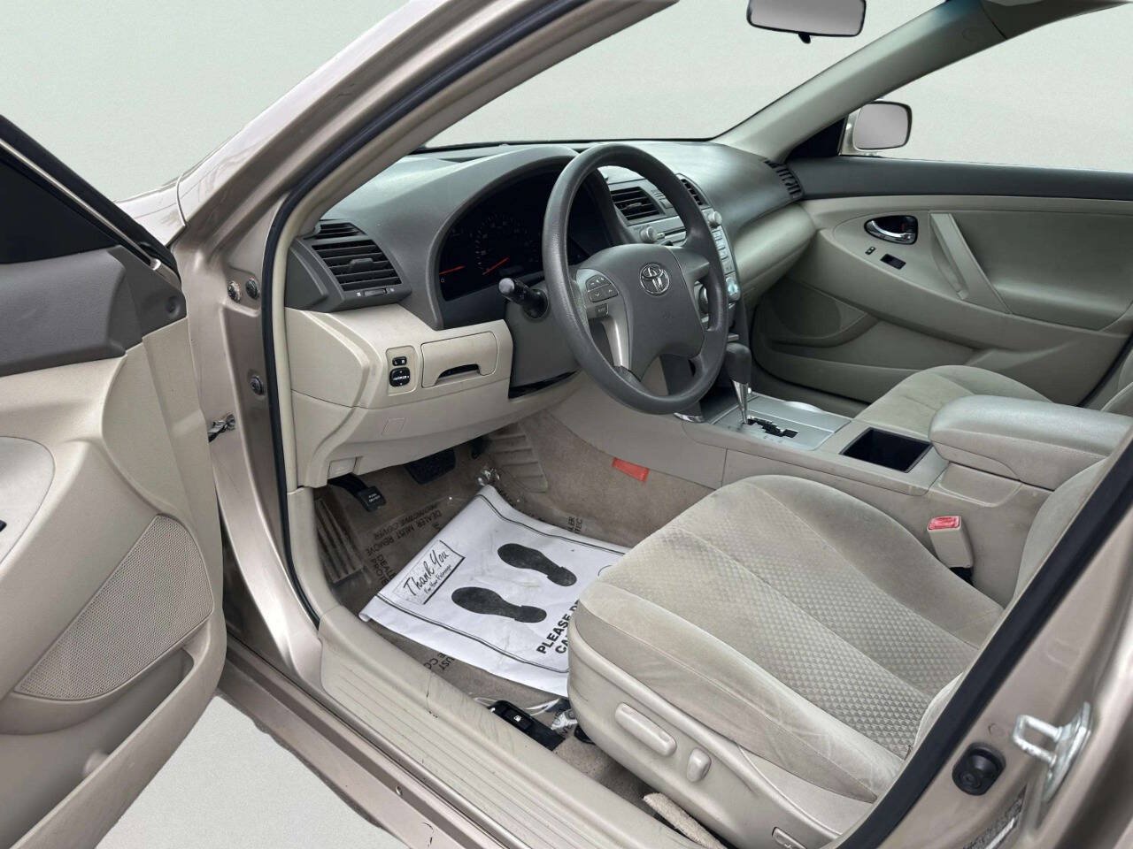 Used 2009 Toyota Camry LE FWD image 12