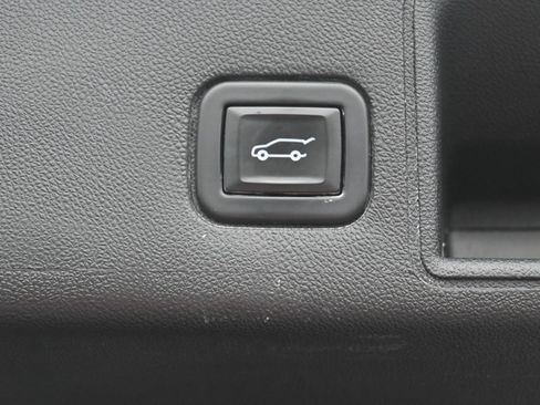 Used 2020 GMC Terrain SLE w/ Driver Convenience Package FWD image 25