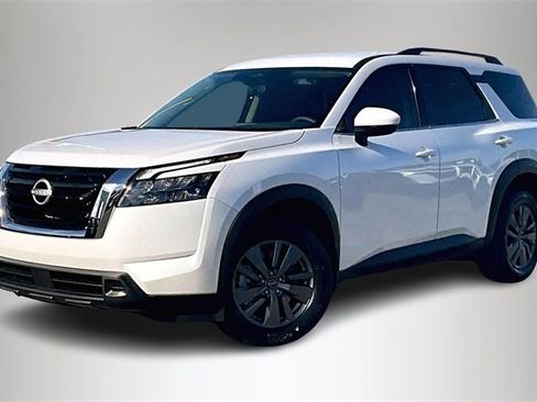 New 2025 Nissan Pathfinder SV image 2