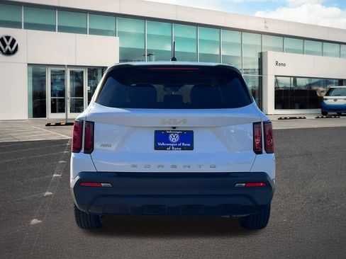 Used 2022 Kia Sorento LX image 6