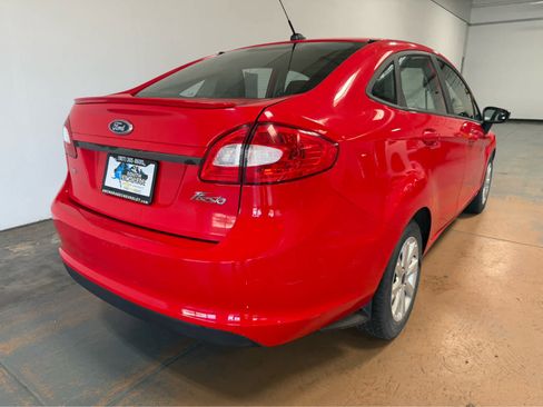 Used 2013 Ford Fiesta SE FWD image 6