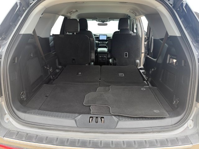Used 2021 Ford Explorer Limited w/ Equipment Group 301A RWD image 18