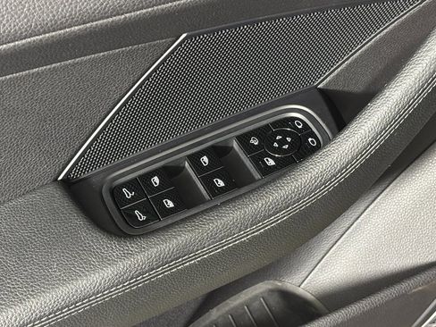 Used 2018 Porsche Panamera 4S image 15