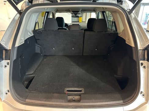 Used 2025 Nissan Rogue SV image 32