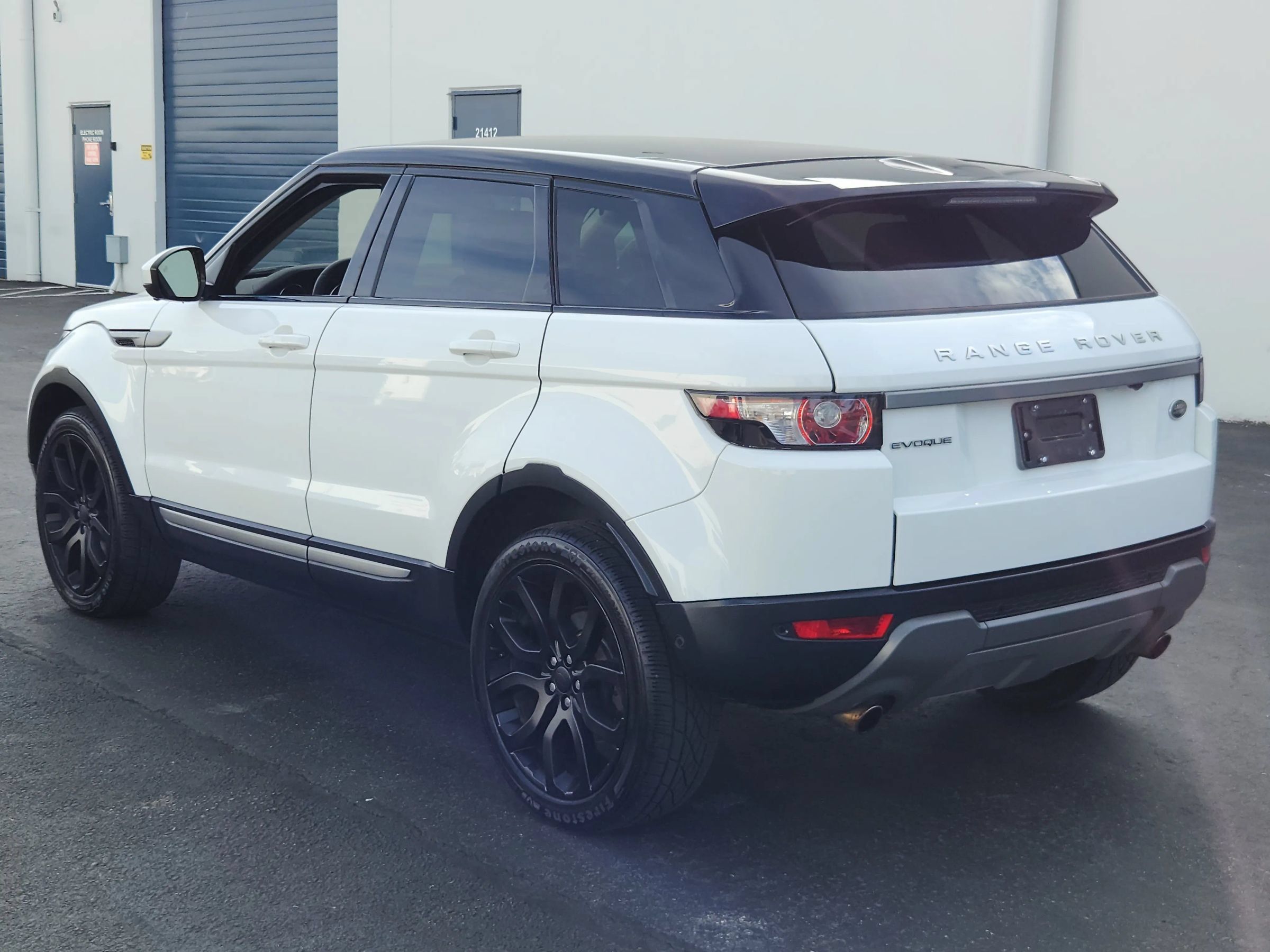 Used 2015 Land Rover Range Rover Evoque Pure Premium AWD/4WD image 3