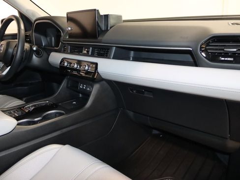 Used 2025 Honda Pilot Elite image 70