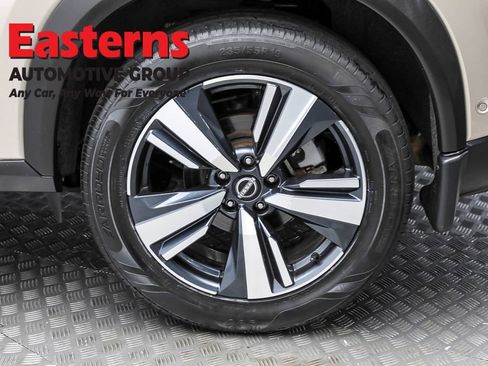 Used 2022 Nissan Rogue SL w/ SL Premium Package image 8