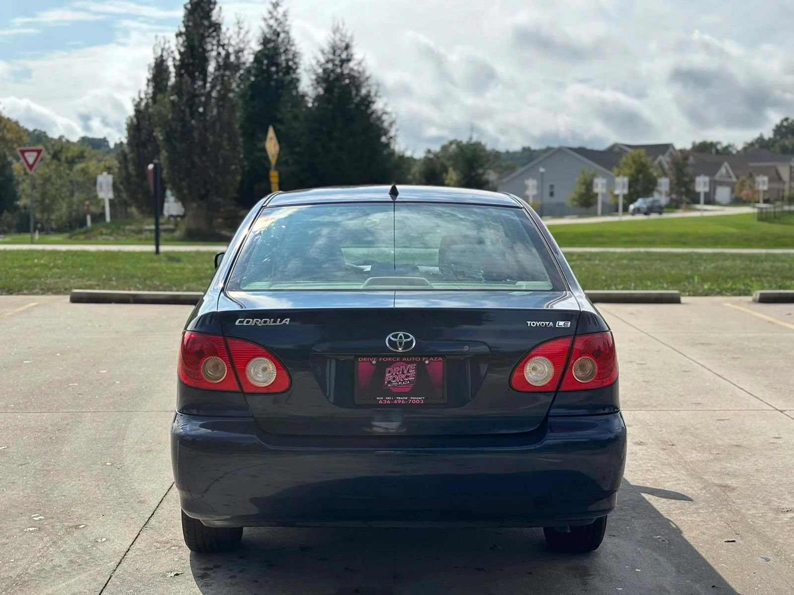 Used 2005 Toyota Corolla LE w/ JBL Value Pkg FWD image 4