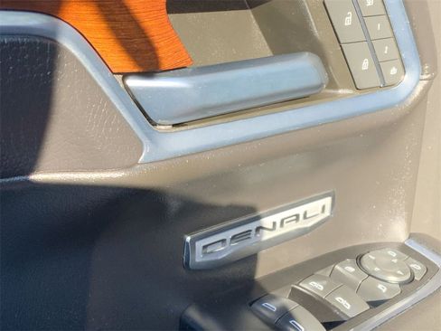 Certified 2023 GMC Sierra 1500 Denali w/ Denali Reserve Package image 24