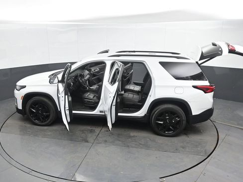 Used 2023 Chevrolet Traverse LT image 56