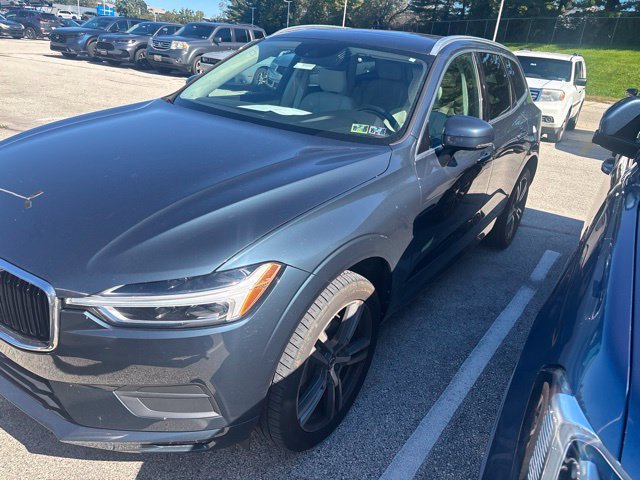 Used 2021 Volvo XC60 T5 Momentum w/ Climate Package AWD/4WD image 2