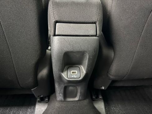 Used 2020 Jeep Renegade Latitude FWD image 33