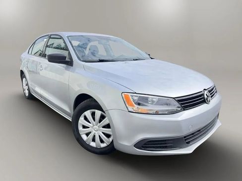 Used 2013 Volkswagen Jetta Sedan FWD image 2