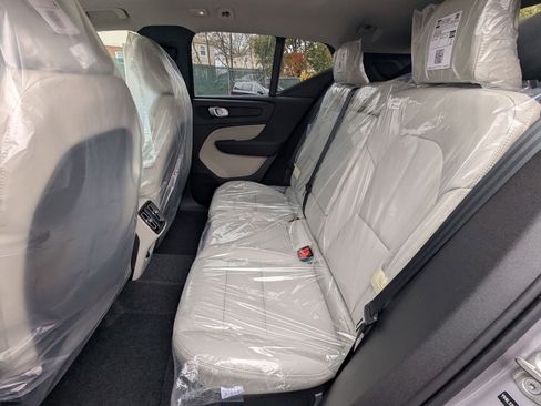 New 2026 Volvo XC40 B5 Ultra w/ Protection Package Premier image 19