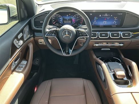 Used 2025 Mercedes-Benz GLE 350 4MATIC image 3