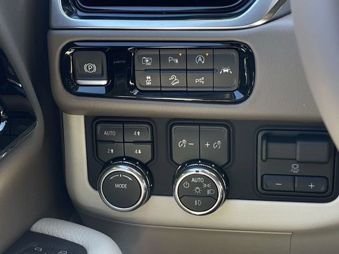 New 2026 GMC Yukon XL Denali w/ Denali Reserve Package AWD/4WD image 18